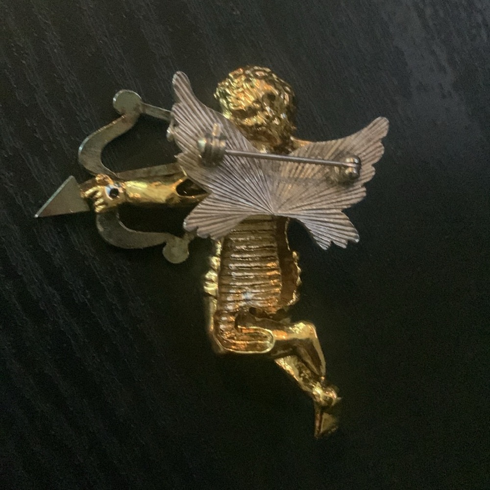 Golden Cupid w/ arrow Broach - Picture 4 of 6